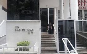 Apartamento Las Palmas - 100m da Praia Pitangueiras, Estacionamento, Café da Manhã
